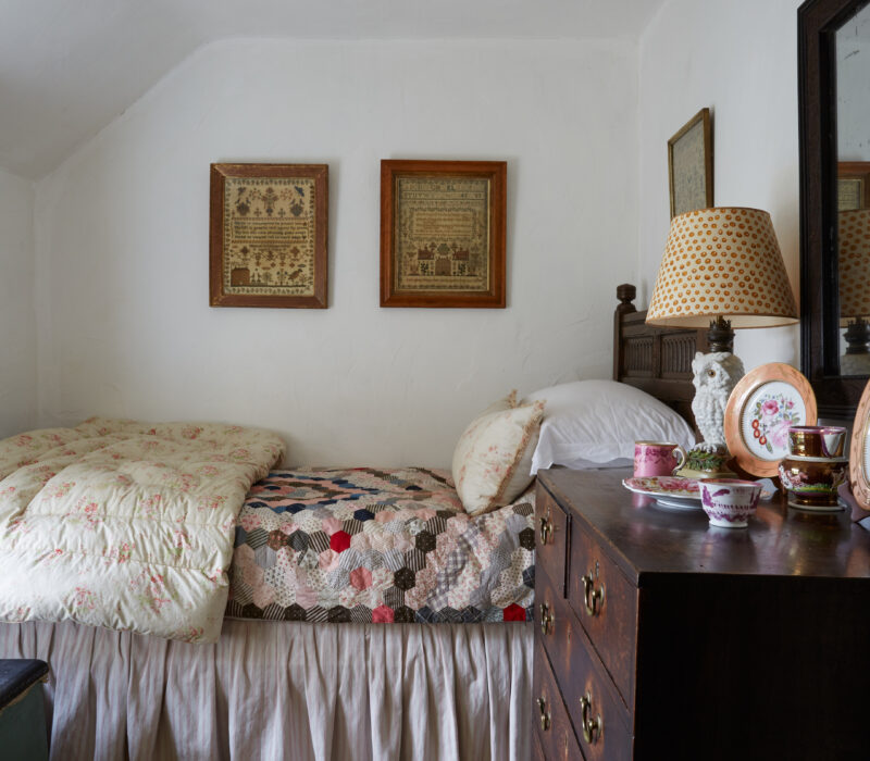 Bed in bedroom Alexandra Tolstoy luxury Cottage Cotswolds